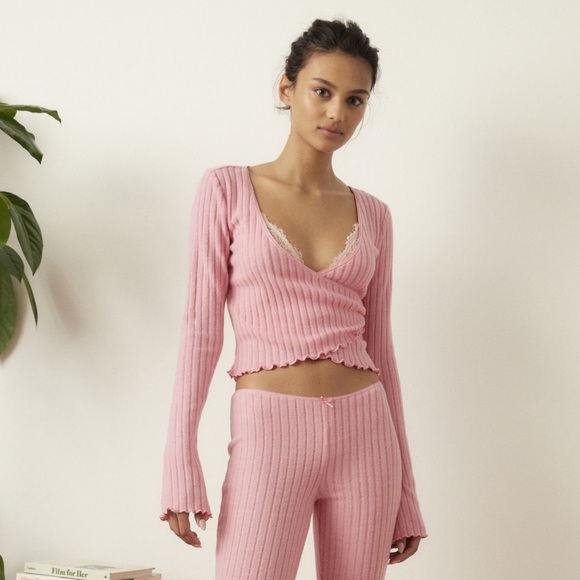 Urban outfitters out from under pink wrap top - Picture 1 of 8